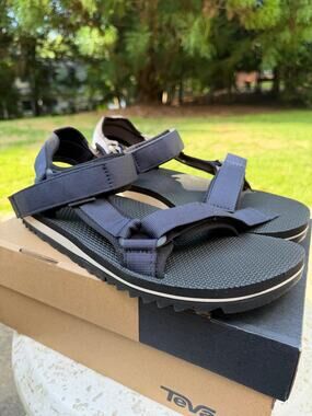 NWT Teva Universal Trail Navy Blue Sport Sandals Size 11